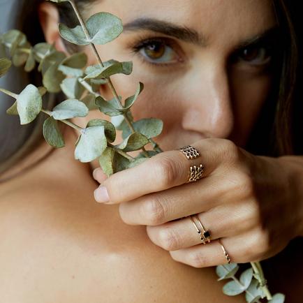 Is That A Dell On Your Finger?